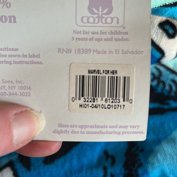 NWT Captain America Beach Towel, 30 x 60 inches - Picture 4 of 4